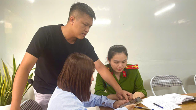 Chị T. định ‘chi’ 500 triệu đồng để rút tiền đầu tư, công an lập tức ngăn chặn