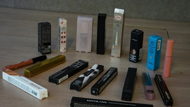 Phát hiện hơn 80% phấn mắt của loạt thương hiệu đình đám có chứa kim loại nặng gây dị ứng da 