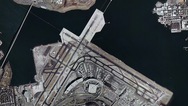 Sân bay từng tệ nhất nước Mỹ đang chìm dần, chính quyền muốn chi 8 tỷ USD giải cứu nhưng vô vọng