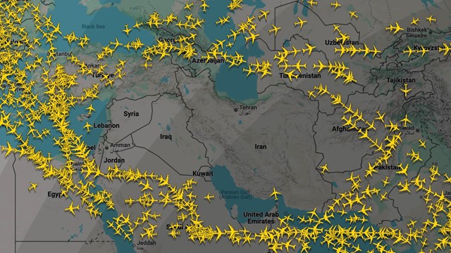 Tên lửa Iran khiến hàng không náo loạn: Hàng loạt chuyến bay quay đầu, bầu trời Trung Đông 'tê liệt'