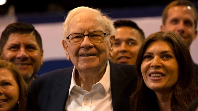 Warren Buffett tiếp tục ‘vung tay’ làm từ thiện: Tổng cộng lên tới 60 tỷ USD, vượt cả tài sản thời hoàng kim 9 năm trước 