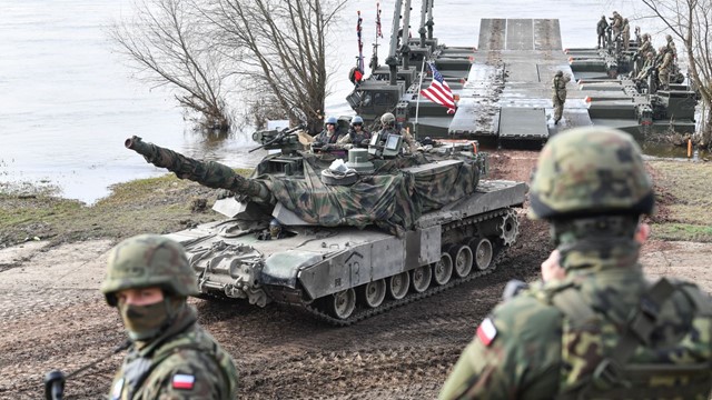 Lộ diện top 10 quốc gia có ngân sách quốc phòng lớn nhất thế giới, 2 nước châu Á bất ngờ tăng vọt