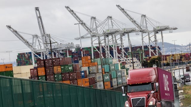 Thâm hụt thương mại của Mỹ tăng vọt trong tháng 5