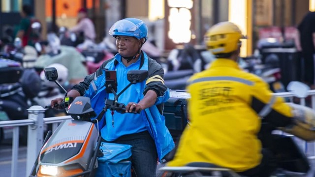 Giao 80 triệu đơn hàng chỉ trong 1 ngày, Alibaba thổi bùng ‘cuộc chiến khuyến mãi thế kỷ’: Cửa hàng quá tải vì trà sữa 0 đồng, tôm hùm siêu rẻ