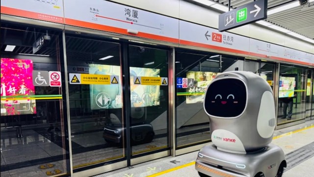 Robot Trung Quốc ‘tự đi tàu điện’ để giao hàng, shipper sẽ biến mất?