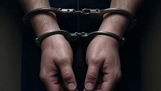 Khởi tố, cấm Nguyễn Anh Tú đi khỏi nơi cư trú 