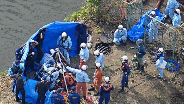 Bốn công nhân tử vong sau khi rơi xuống ‘hố tử thần’ sâu 12m, nghi do hít phải khí độc