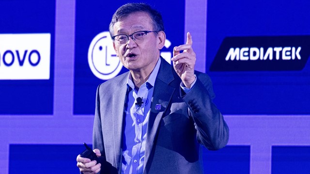 Bị ông Trump yêu cầu từ chức, CEO Intel lập tức lên tiếng 