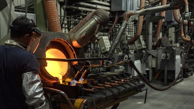 Thị trường vàng chao đảo vì đòn giáng của ông Trump vào Thụy Sĩ