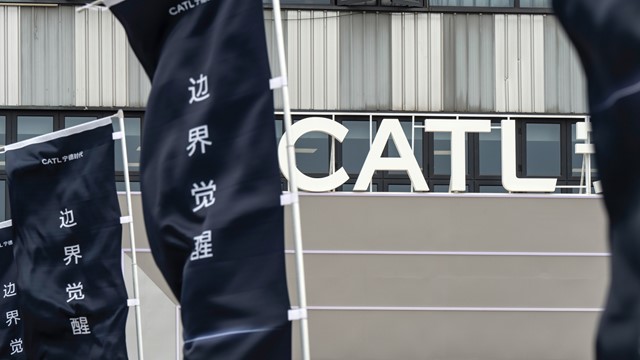 Trung Quốc siết khai khoáng, CATL bất ngờ 'khóa van' khiến giá lithium tăng sốc