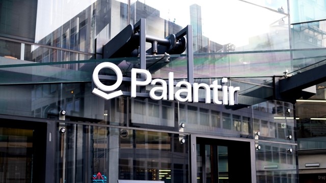 Vượt mặt Nvidia, công ty phần mềm bí ẩn tăng trưởng thần tốc để trở thành cổ phiếu hot nhất Phố Wall