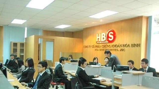 Chủ tịch sinh năm 2003 của một công ty chứng khoán xin từ nhiệm