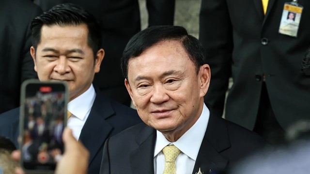 Ông Thaksin bay sang Dubai để ‘khám sức khỏe’ ngay trước phiên tòa xét xử, khẳng định sẽ sớm quay về