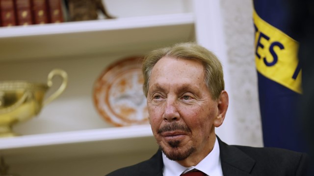 'Đánh rơi' 34 tỷ USD chỉ trong 2 ngày, cụ ông 81 tuổi nhường lại ngôi giàu nhất thế giới cho Elon Musk 