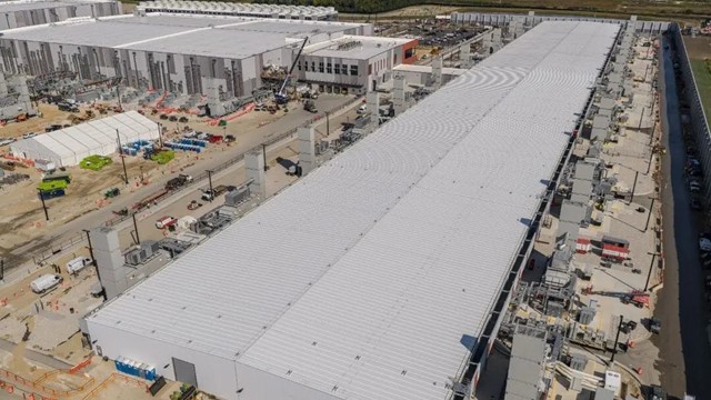 Microsoft rót 3,3 tỷ USD biến dự án ‘đắp chiếu’ của Foxconn thành trung tâm dữ liệu AI mạnh nhất thế giới