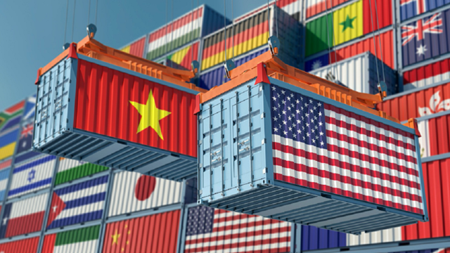 Ông Trump bất ngờ thông báo áp thuế tới 50% lên mặt hàng xuất khẩu chủ lực của Việt Nam, hàng tỷ USD đối diện thách thức lớn