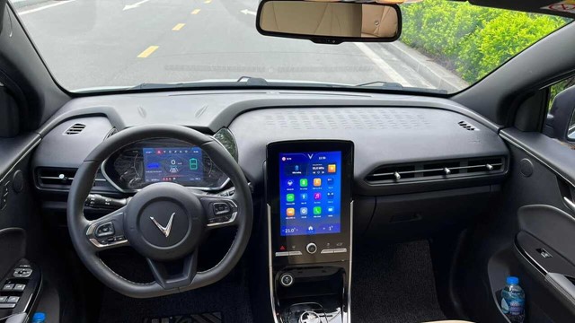 VinFast lên tiếng trước phản ánh của khách hàng về vấn đề liên quan đến hệ thống giải trí trên xe