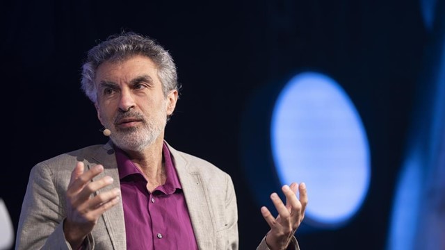 ‘Cha đẻ’ AI cảnh báo loài người có nguy cơ tuyệt chủng vì máy móc siêu trí tuệ 