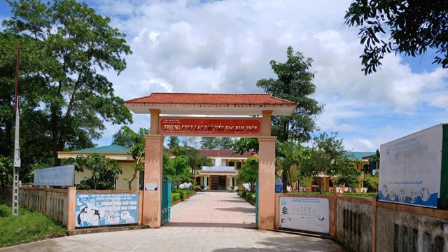 Chính thức đình chỉ Phó Hiệu trưởng Đỗ Thị Hồng Huế