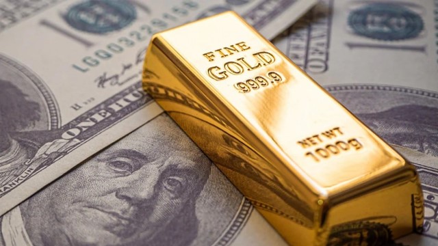 Đồng USD lao dốc, vàng bứt phá chưa từng có: Tất cả tại ông Trump?