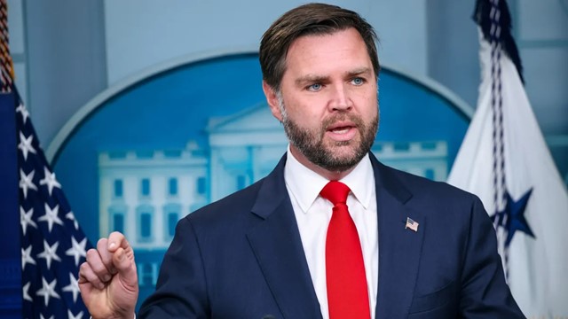 Phó Tổng thống JD Vance tuyên bố Mỹ đang nắm ‘nhiều quân bài’ hơn trong cuộc đối đầu thương mại, kêu gọi Trung Quốc kiềm chế 