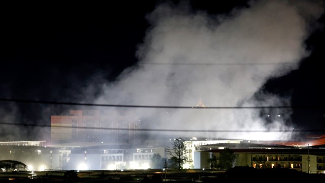 Myanmar cho nổ hàng loạt khu phức hợp lừa đảo sát biên giới, gần 2.000 người tháo chạy