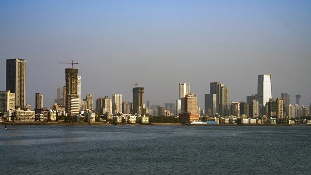 2.400 tòa nhà có thể đổ sập vì thành phố đang chìm dần: Quốc gia đông dân nhất thế giới đứng trước thử thách sống còn