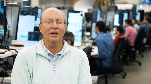 Cụ ông 69 tuổi tặng 2.600 tỷ đồng cho trường đại học, chỉ yêu cầu một điều duy nhất 