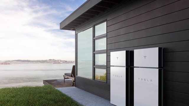 Tesla khẩn cấp triệu hồi 10.500 thiết bị pin vì nguy cơ cháy nổ