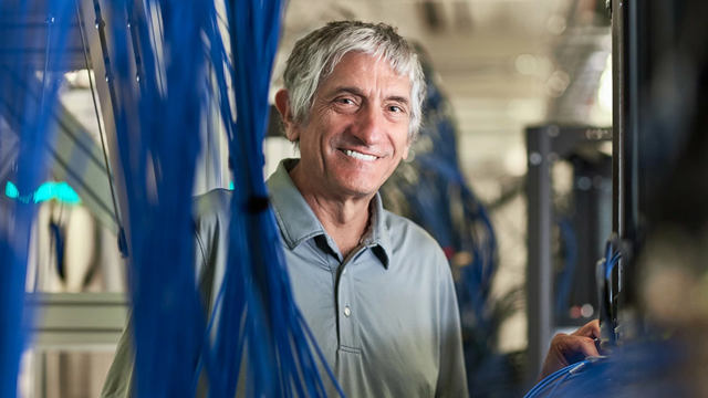 Chủ nhân giải Nobel vật lý 2025 cảnh báo: Trung Quốc chỉ chậm hơn Mỹ ‘vài nano giây’ trong cuộc đua lượng tử