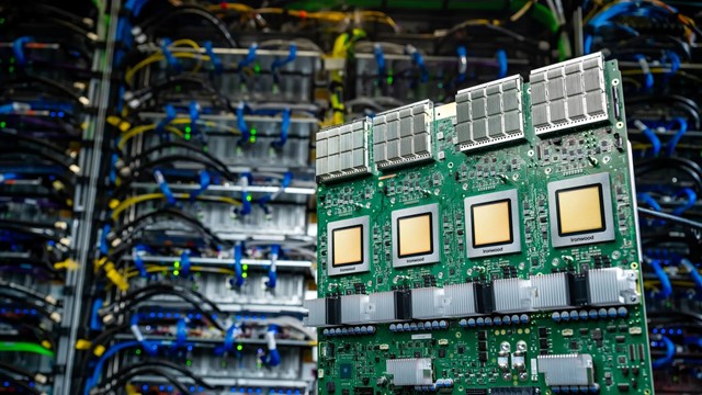 Alphabet hé lộ ‘vũ khí bí mật’ trị giá 900 tỷ USD, tấn công trực diện vào Nvidia? 