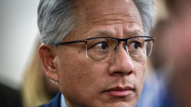 CEO Nvidia Jensen Huang thừa nhận làm việc không nghỉ ngày nào suốt 33 năm vì sợ công ty… phá sản
