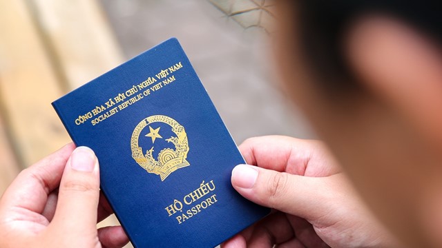 Tạm hoãn xuất cảnh Chủ tịch HĐTV Công ty Vinh Thông