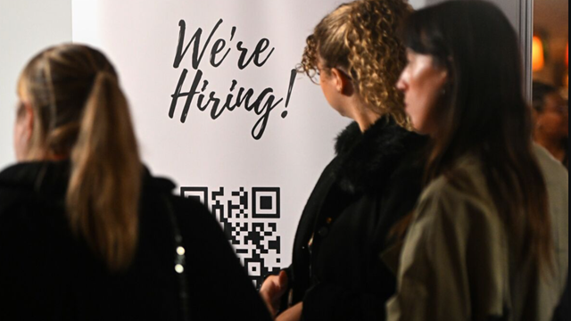 Gần 1 triệu người trẻ không việc làm, không học tập, không đào tạo: Siêu cường châu Âu đối mặt cú sốc lớn 