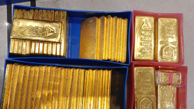 Khám xét khẩn cấp 761 tủ khóa, tịch thu 91,5kg vàng và 152kg bạc tại một công ty