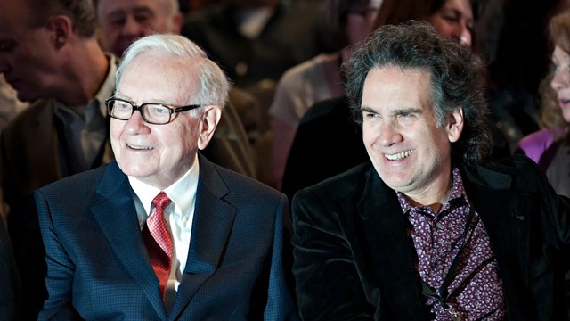 Con trai Warren Buffett hơn 20 tuổi mới biết cha là tỷ phú
