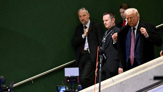 Davos 2026: Sân khấu của kẻ mạnh và sự sụp đổ của trật tự thế giới cũ