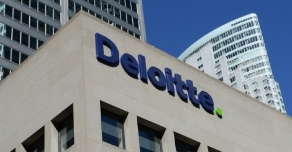 Vừa bị UBCK đình chỉ 4 nhân sự, Deloitte Việt Nam đang kiểm toán những DN đình đám nào?