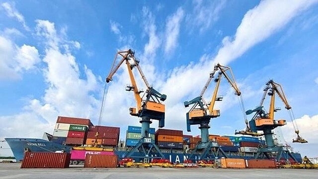 Xếp dỡ Hải An (HAH) muốn vay tiền để đóng mới tàu container