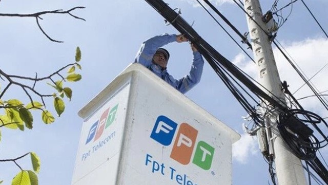 FPT Telecom chuẩn bị chia cổ phiếu thưởng, tăng gấp đôi vốn điều lệ