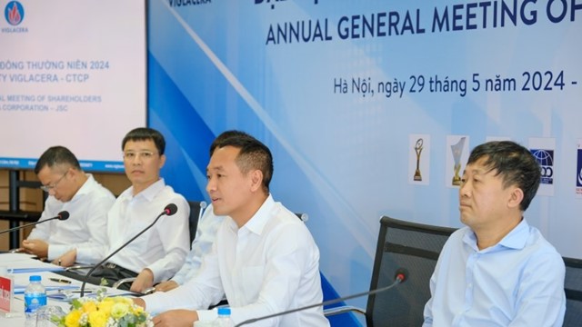 Điểm tin doanh nghiệp hôm nay (1/6): Hàng loạt biến động tại Viglacera, PNJ, Novaland, Petrolimex 