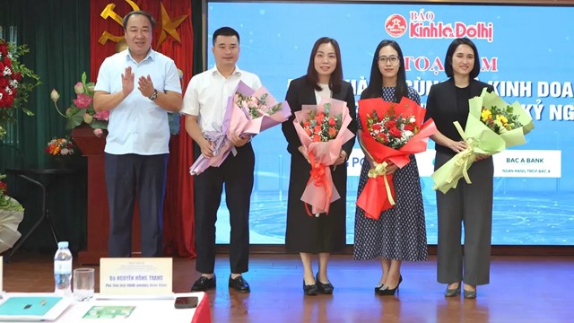 Hơn 1.000 hộ kinh doanh, 400 doanh nghiệp nhỏ Hoàn Kiếm được hỗ trợ bước vào kỷ nguyên số