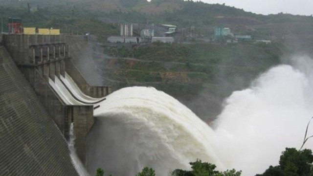 Thủy điện Miền Trung lãi đậm, mang hàng trăm tỷ gửi ngân hàng