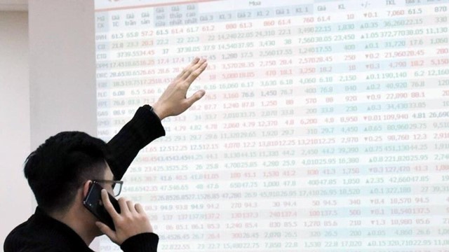 Thấy gì từ việc Bách Hóa Xanh, Highlands Coffee, MoMo... sắp lên sàn?