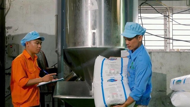 Vừa báo lãi kỷ lục, một tân binh ngành nhựa đã muốn "thử lửa" trên sàn chứng khoán niêm yết