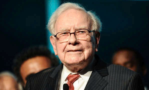 Warren Buffett liên tục bán cổ phiếu chốt lời, tỷ phú nổi tiếng cảnh báo thị trường xuất hiện quá nhiều 'báo động đỏ'