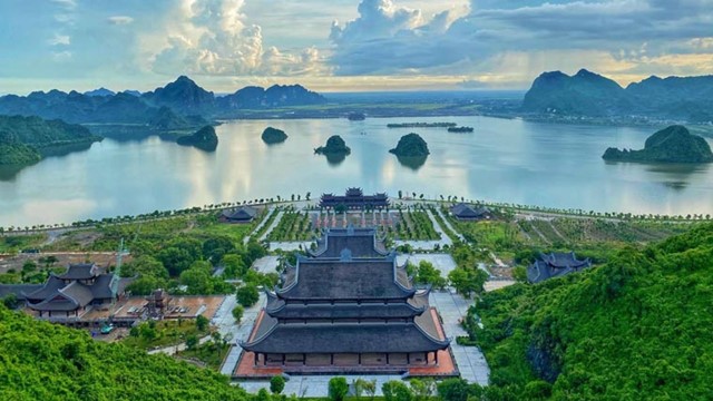 'Điểm đến du lịch mới nổi hàng đầu châu Á' chỉ cách Hà Nội 60km: Sở hữu ngôi chùa lớn nhất thế giới, hút 4,2 triệu người đến chiêm ngưỡng