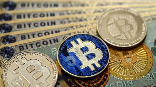 Nhìn Bitcoin tăng giá hơn 1.000% giúp MicroStrategy lãi lớn, cổ đông đòi Microsoft và Amazon 'nhảy' vào thị trường Bitcoin