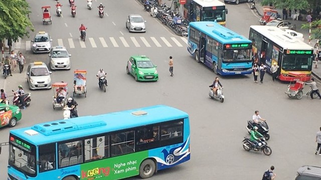 Hà Nội thông báo dừng tuyến xe bus chạy bằng dầu từ Công viên Thống Nhất đến Đông Anh