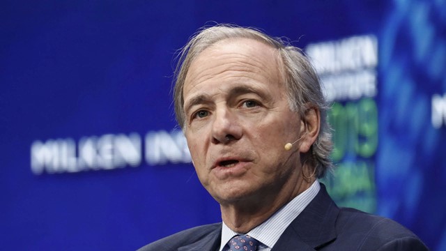 Tỷ phú Ray Dalio cảnh báo ông Trump: Cắt giảm nợ ngay nếu không muốn nền kinh tế ‘đột quỵ’